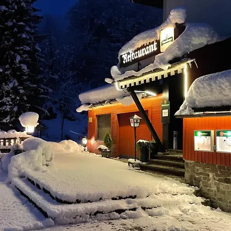 Paluda - Pizzeria Pensión 3*