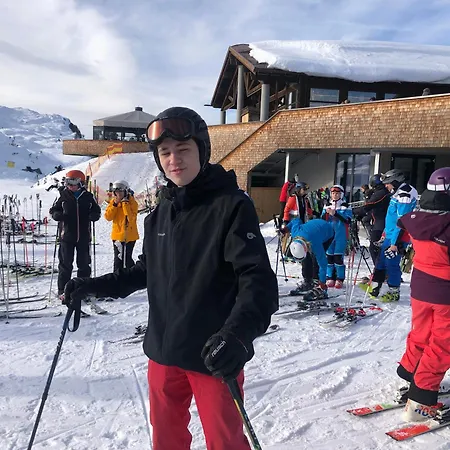 Paluda - Pizzeria Pensión 3*